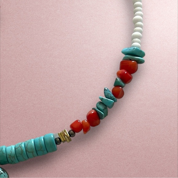 Turquoise and coral natural stones necklace - Picture 5 of 7